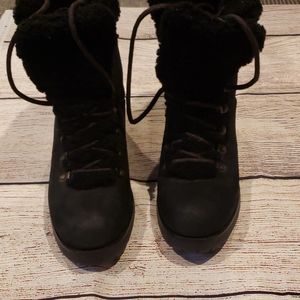 Ugg  black boots with lining  size 7
